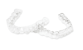 目立たないアライナー